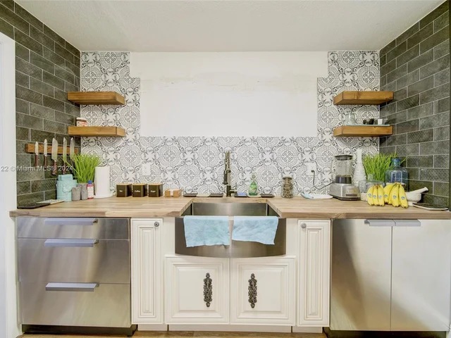 6900 Bay Dr # 4F, Miami Beach FL 33141