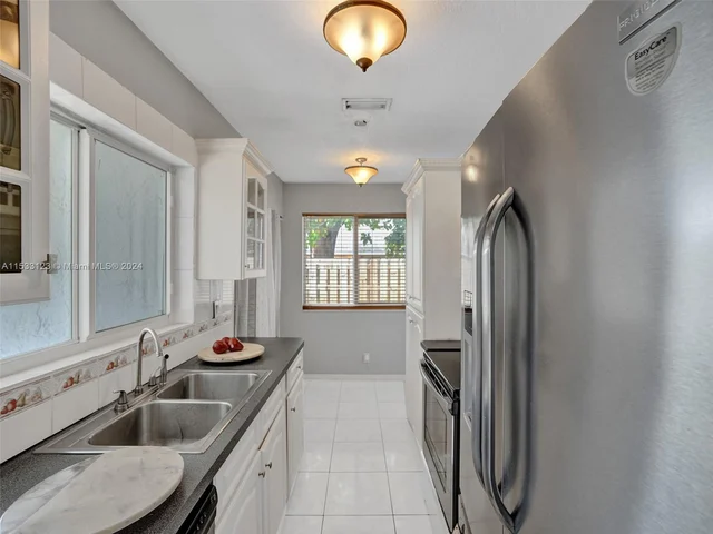 10800 NW 21st St, Sunrise FL 33322