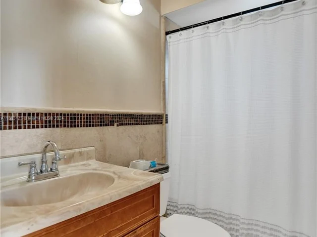 10800 NW 21st St, Sunrise FL 33322