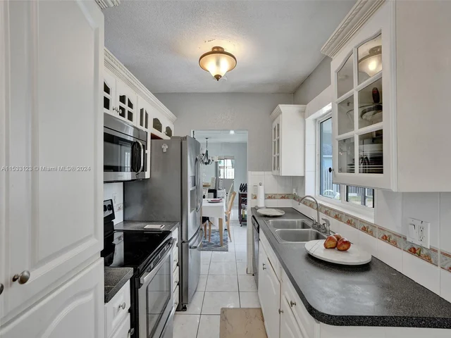 10800 NW 21st St, Sunrise FL 33322