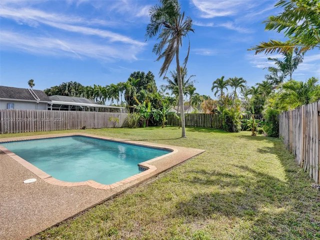 10800 NW 21st St, Sunrise FL 33322