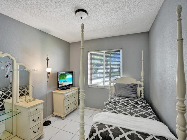 10800 NW 21st St, Sunrise FL 33322