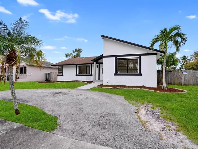 200 SE 7th St, Dania Beach FL 33004