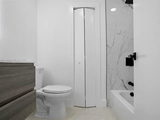 200 SE 7th St, Dania Beach FL 33004