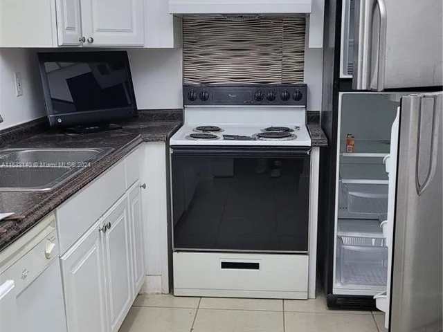 9365 Fontainebleau Blvd # E212, Miami FL 33172