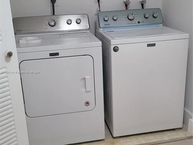 9365 Fontainebleau Blvd # E212, Miami FL 33172