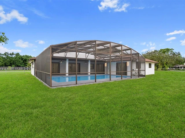 17020 SW 274th St, Homestead FL 33031