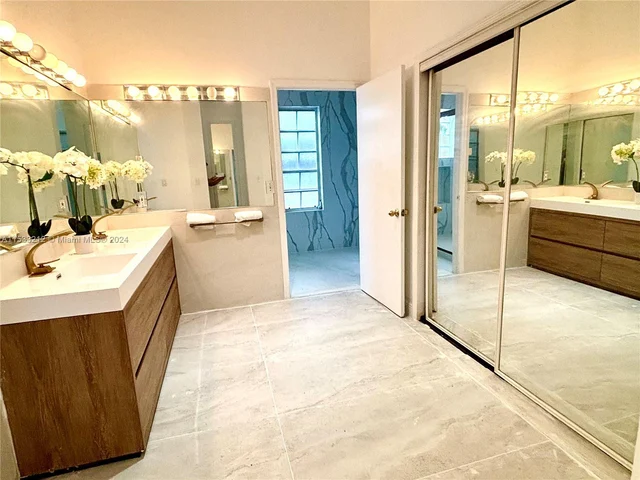 4150 Park Ave, Miami FL 33133