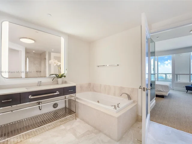 4401 Collins Ave # 3603, Miami Beach FL 33140