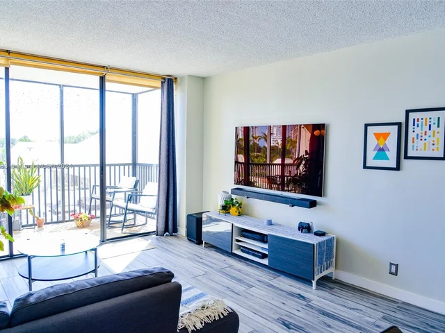 20301 W Country Club Dr # 427, Aventura FL 33180