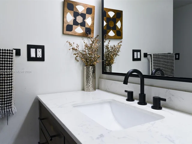 20301 W Country Club Dr # 427, Aventura FL 33180