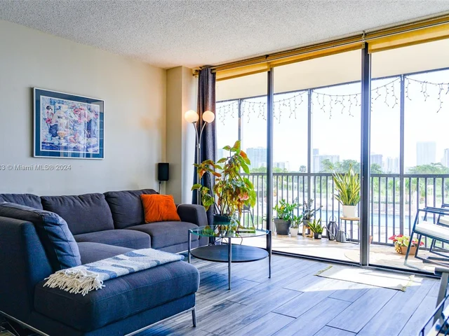 20301 W Country Club Dr # 427, Aventura FL 33180