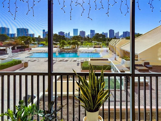 20301 W Country Club Dr # 427, Aventura FL 33180