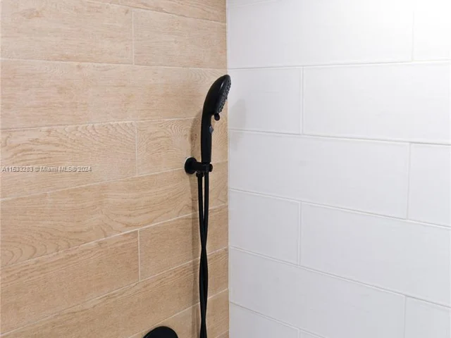 20301 W Country Club Dr # 427, Aventura FL 33180