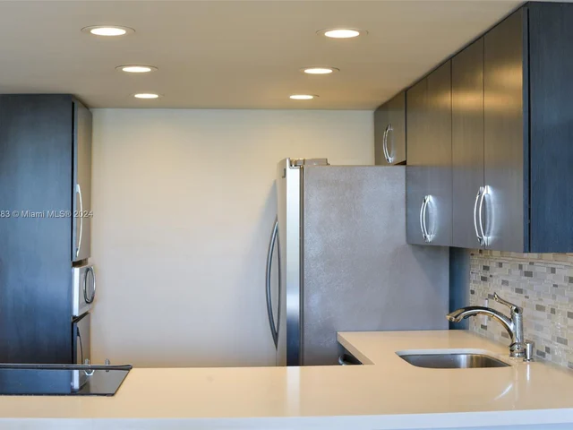 20301 W Country Club Dr # 427, Aventura FL 33180