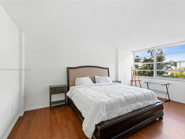 11930 N Bayshore Dr # 302, North Miami FL 33181