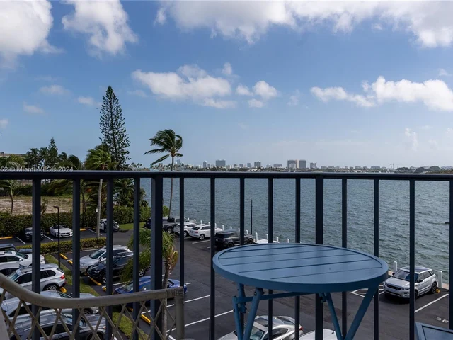 11930 N Bayshore Dr # 302, North Miami FL 33181