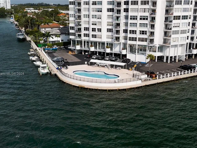 11930 N Bayshore Dr # 302, North Miami FL 33181