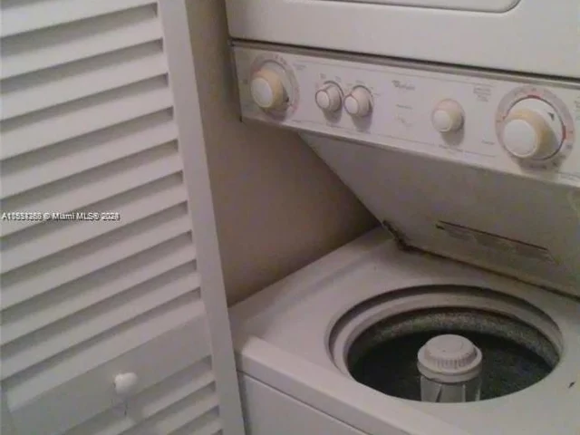 214 Lake Pointe Dr # 114, Oakland Park FL 33309