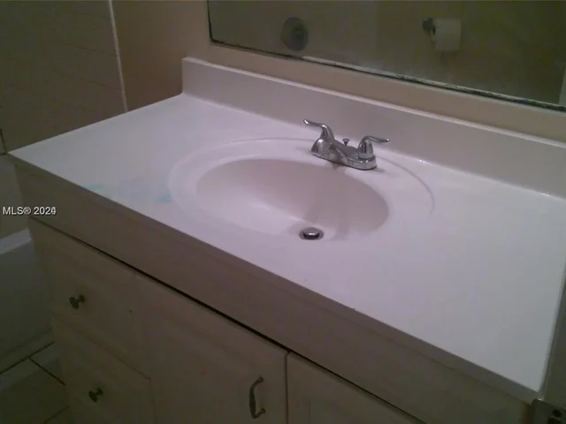 214 Lake Pointe Dr # 114, Oakland Park FL 33309