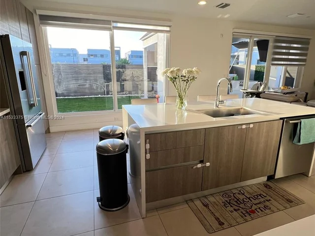 6750 NW 103rd Ave, Doral FL 33178