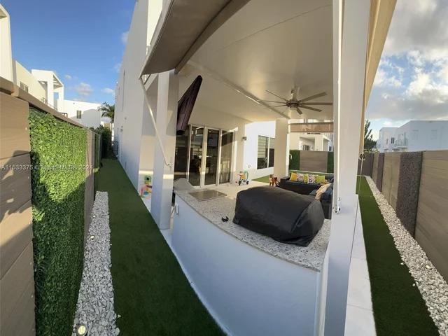 6750 NW 103rd Ave, Doral FL 33178