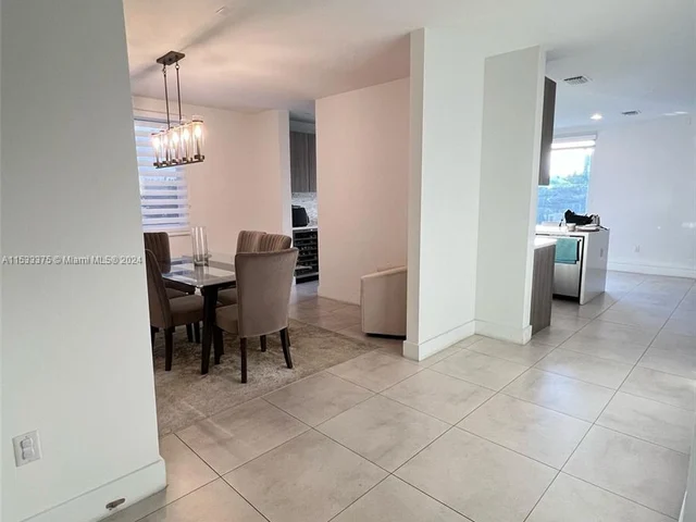 6750 NW 103rd Ave, Doral FL 33178