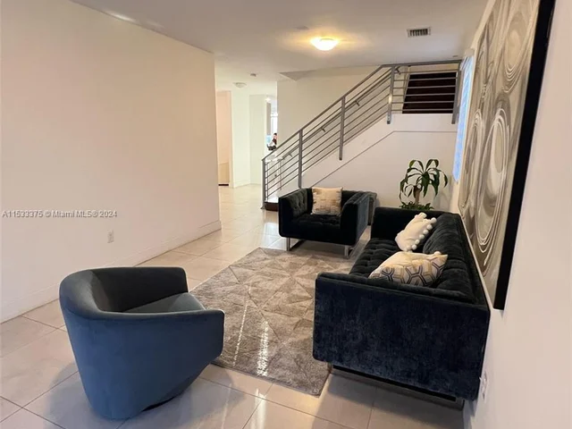 6750 NW 103rd Ave, Doral FL 33178