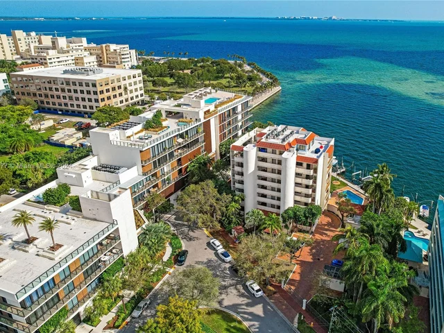 1632 S Bayshore Ct # 202, Miami FL 33133