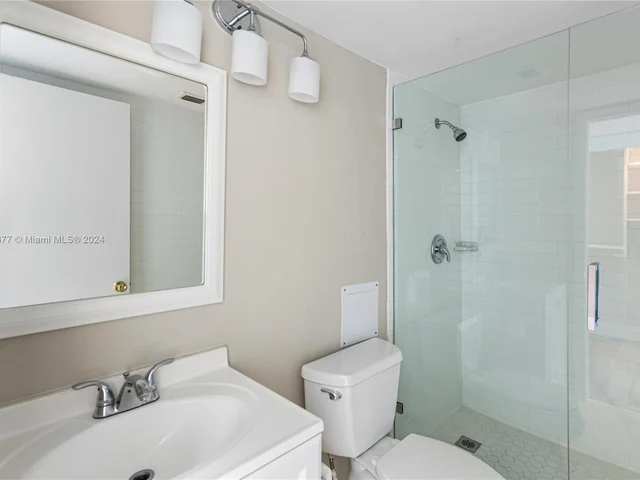 1632 S Bayshore Ct # 202, Miami FL 33133