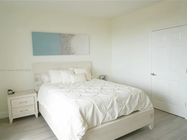 8430 SW 8th St # 504B, Miami FL 33144