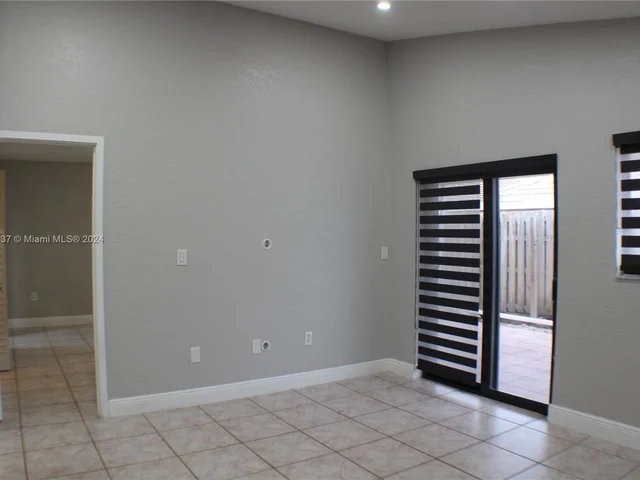 7579 W 31st Ave, Hialeah FL 33018