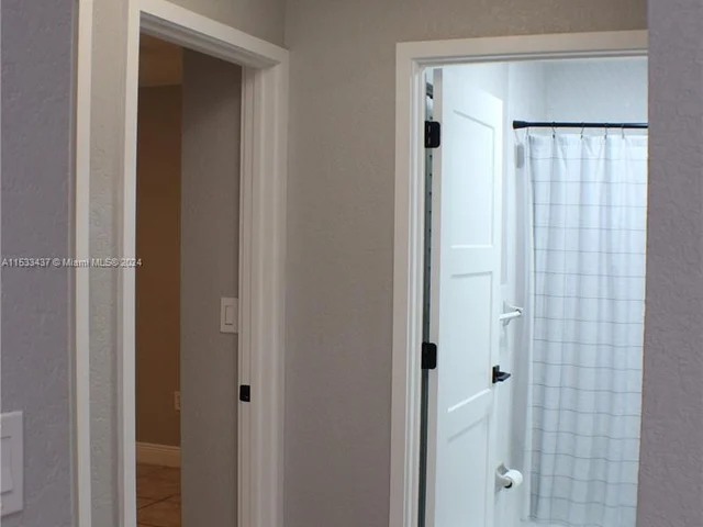 7579 W 31st Ave, Hialeah FL 33018