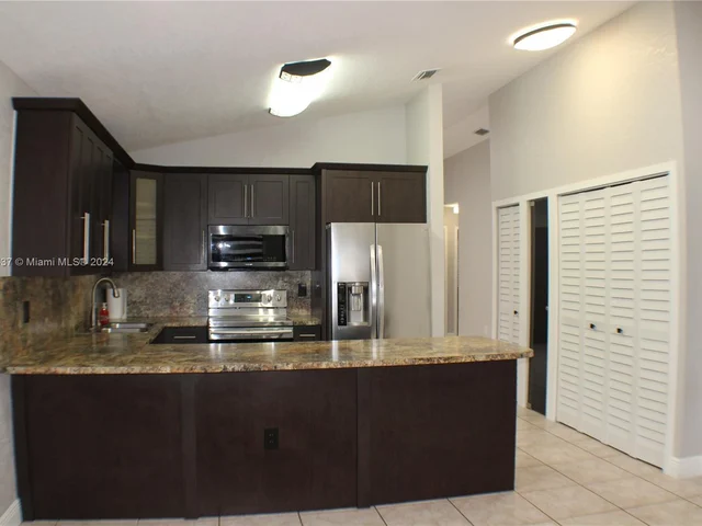 7579 W 31st Ave, Hialeah FL 33018