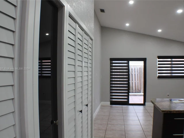 7579 W 31st Ave, Hialeah FL 33018