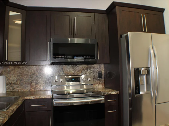 7579 W 31st Ave, Hialeah FL 33018