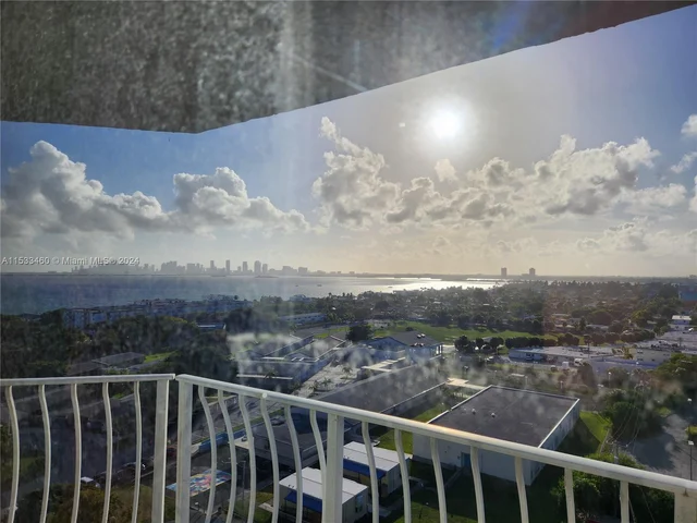 7601 E Treasure Dr # 1501, North Bay Village FL 33141