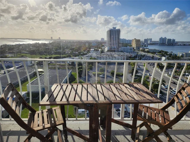 7601 E Treasure Dr # 1501, North Bay Village FL 33141