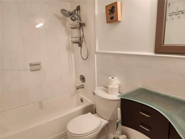 7601 E Treasure Dr # 1501, North Bay Village FL 33141