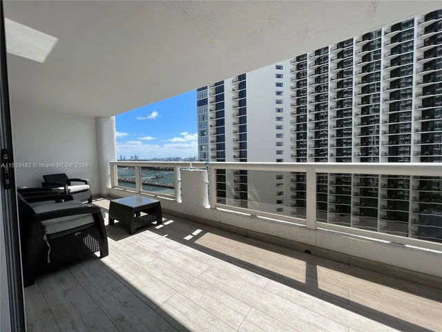 1717 N Bayshore Dr # 2044, Miami FL 33132