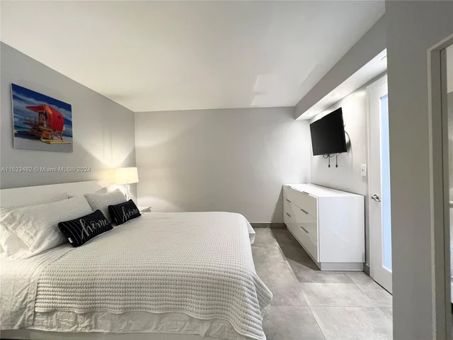 1717 N Bayshore Dr # 2044, Miami FL 33132