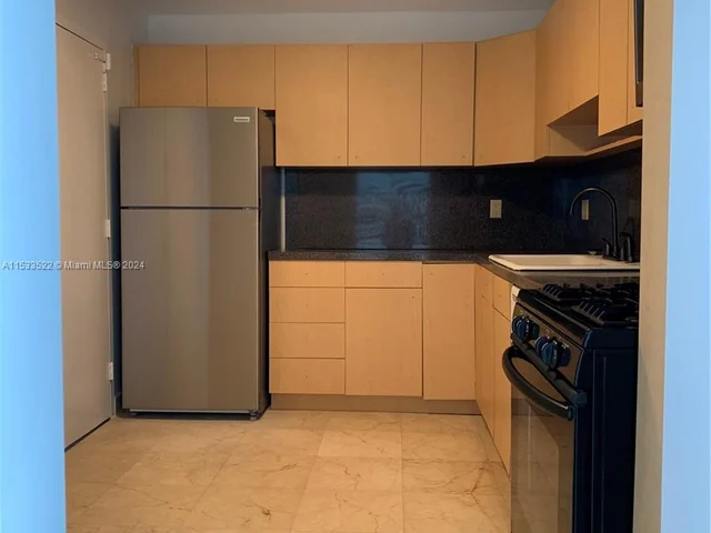 3140 S Ocean Dr # 2105, Hallandale Beach FL 33009