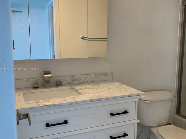 3140 S Ocean Dr # 2105, Hallandale Beach FL 33009