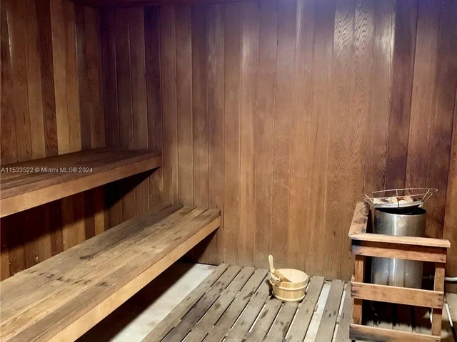 3140 S Ocean Dr # 2105, Hallandale Beach FL 33009