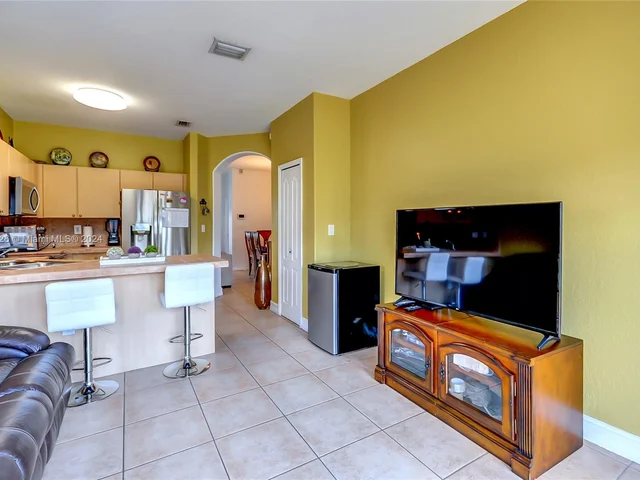 14610 SW 180th St, Miami FL 33177