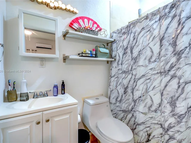 14610 SW 180th St, Miami FL 33177