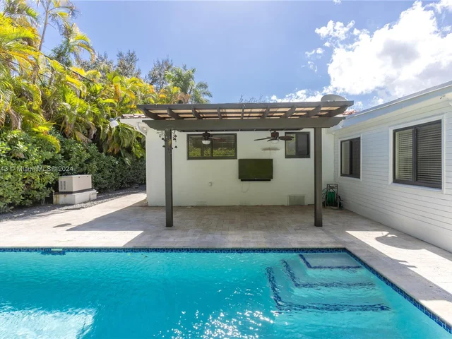 1545 Blue Rd, Coral Gables FL 33146