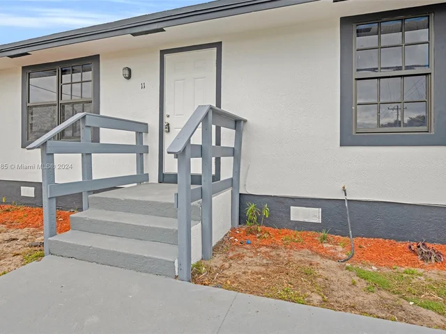 11 NE 17th Ave, Boynton Beach FL 33435