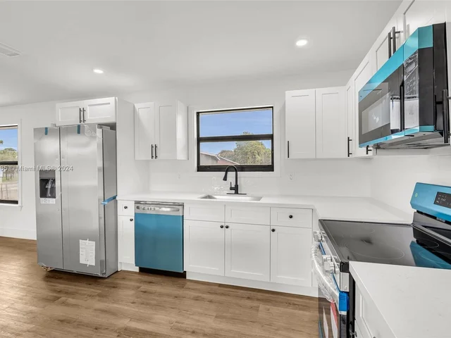 11 NE 17th Ave, Boynton Beach FL 33435