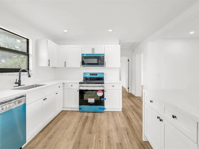 11 NE 17th Ave, Boynton Beach FL 33435